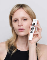 fair; Ann indossa la CC Cream in Fair