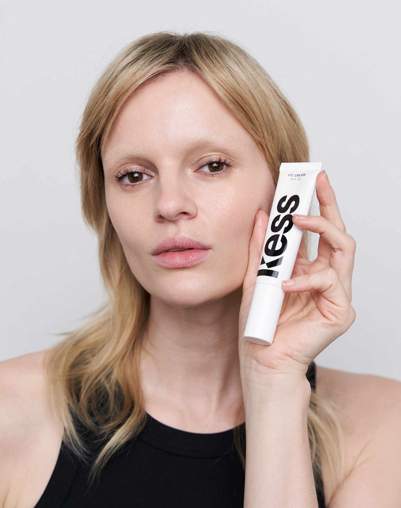 fair; Ann indossa la CC Cream in Fair