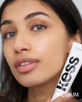 ; Yashvi indossa la CC Cream in medium